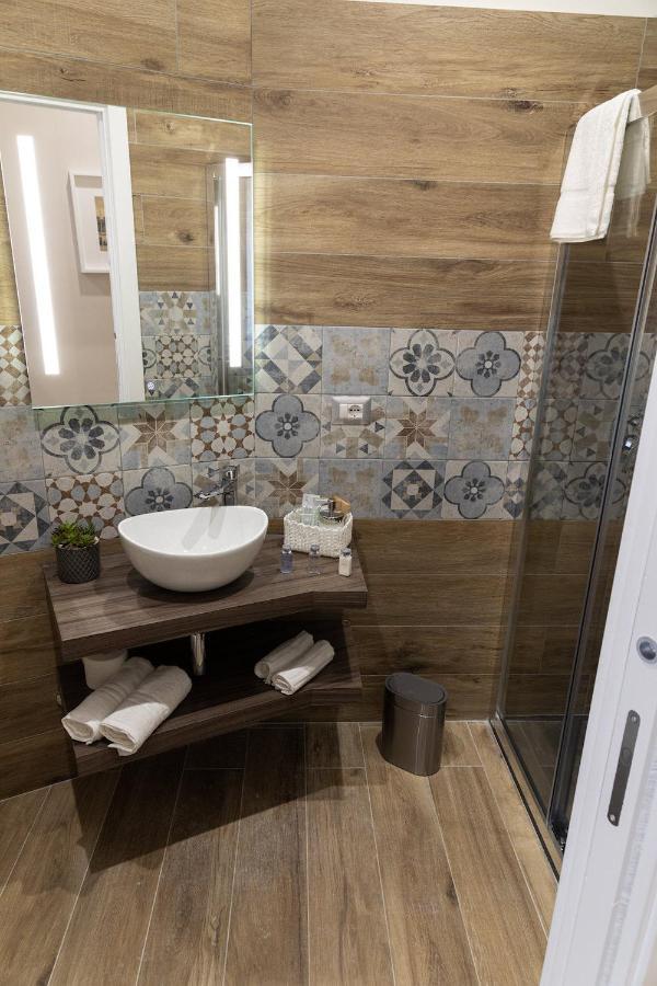Bed & Breakfast Famalu Napoli
